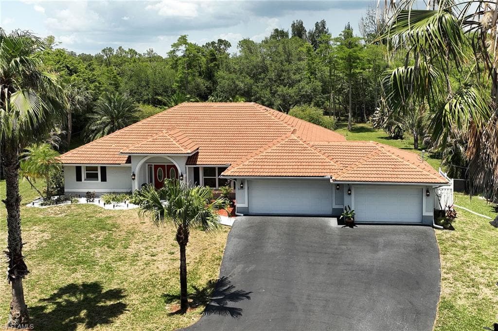 2531 White BLVD NAPLES, FL 34117