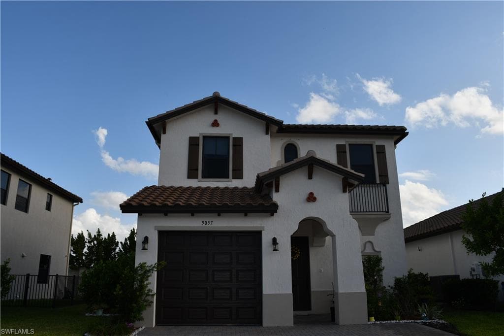 9057 Madrid CIR NAPLES, FL 34104