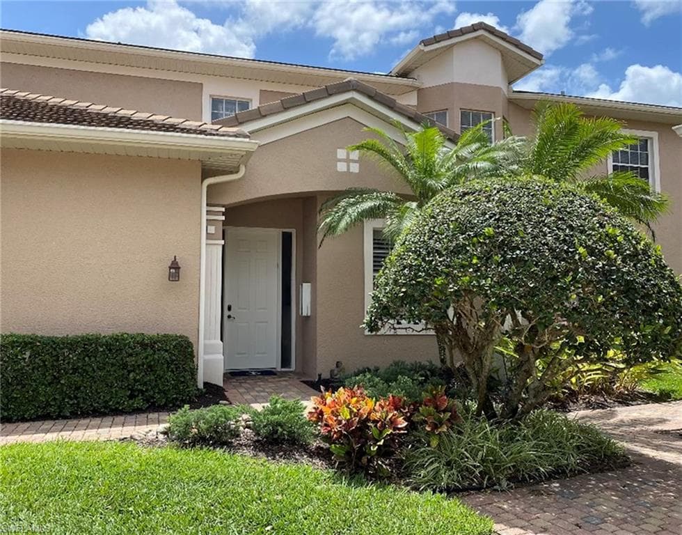 4745 Stratford CT 2304 NAPLES, FL 34105