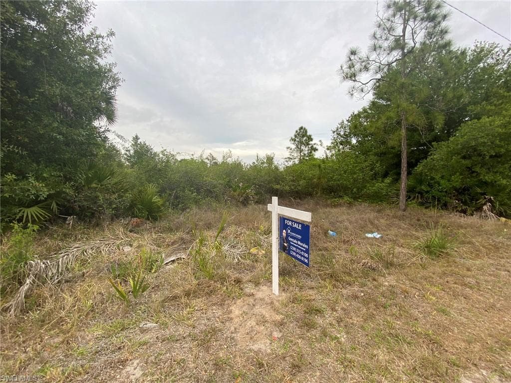 2905 13th ST LEHIGH ACRES, FL 33972