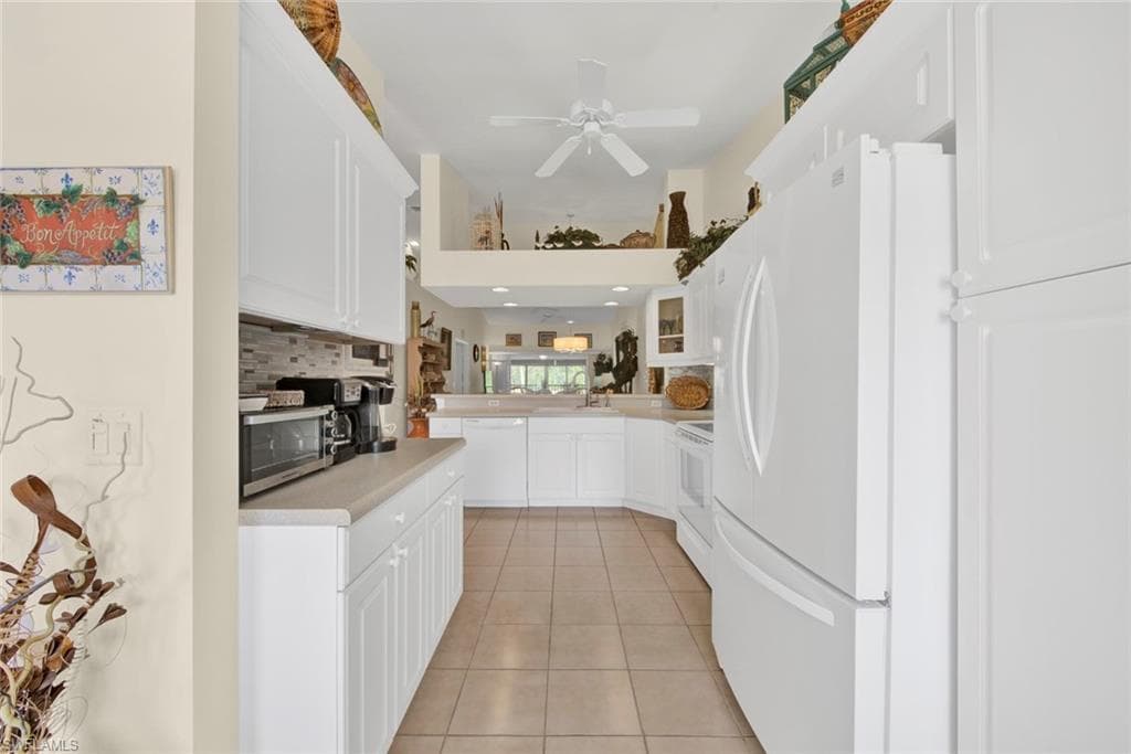 2390 Bayou LN 7608 NAPLES, FL 34112