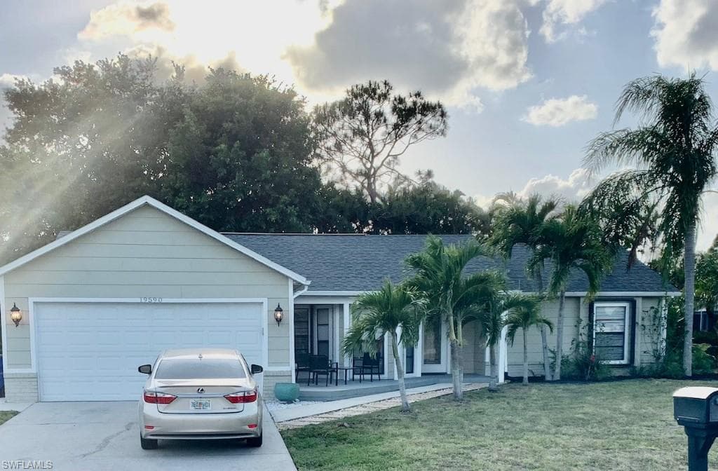 19590 Oak Forest DR FORT MYERS, FL 33967