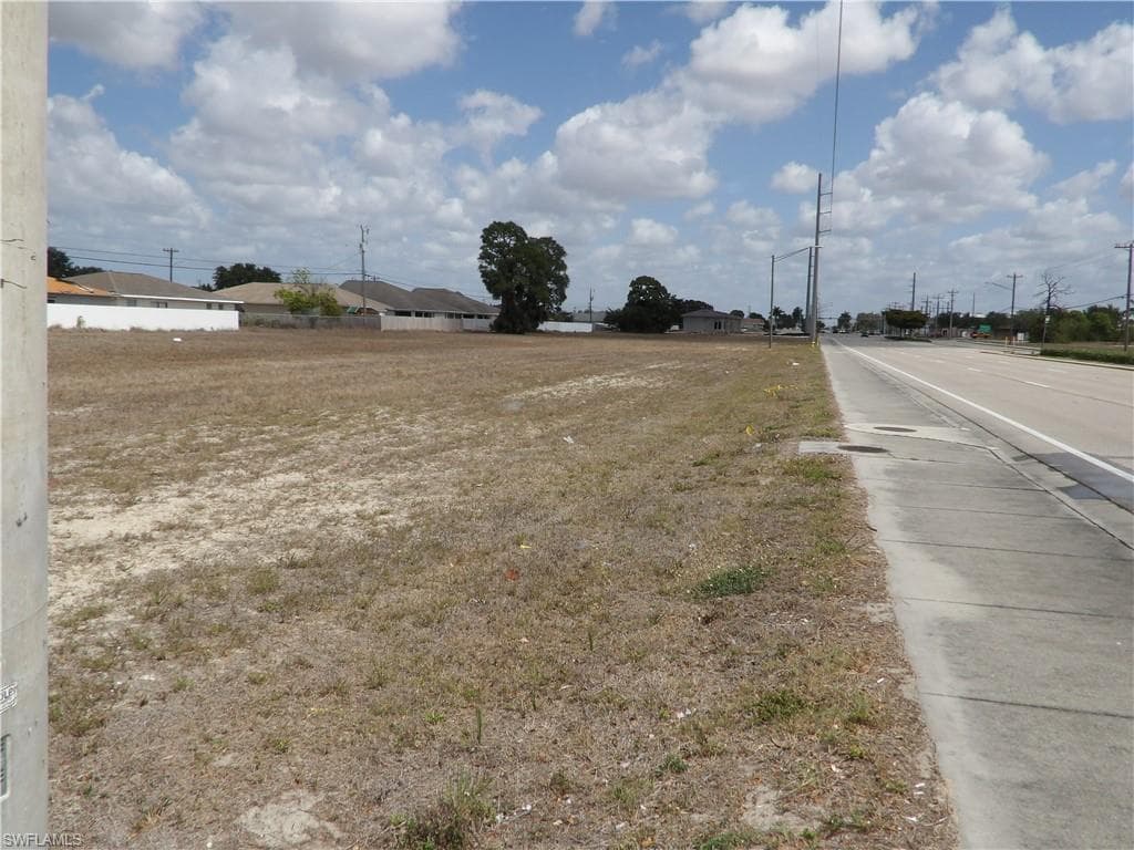 1800 + 1804 Santa Barbara BLVD CAPE CORAL, FL 33991