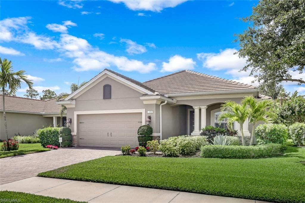 3727 Canopy CIR NAPLES, FL 34120