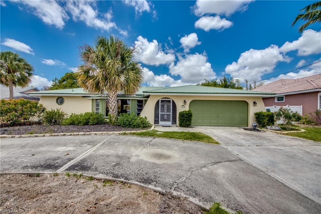 3668 SE 5th CT CAPE CORAL, FL 33904