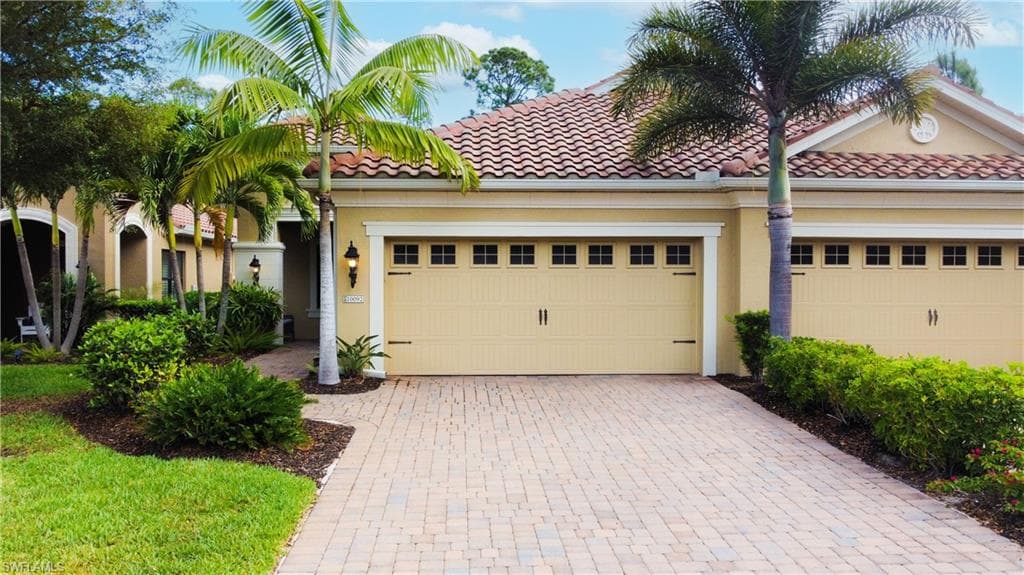 10092 Montevina DR ESTERO, FL 33928