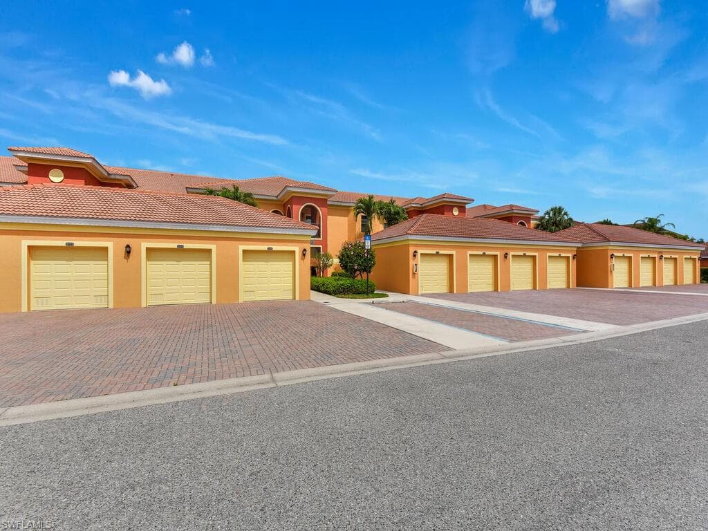 13770 Julias WAY 1124 FORT MYERS, FL 33919