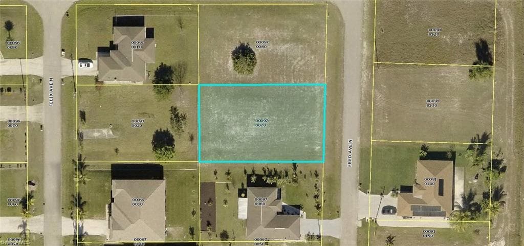 805 Fred AVE N LEHIGH ACRES, FL 33971