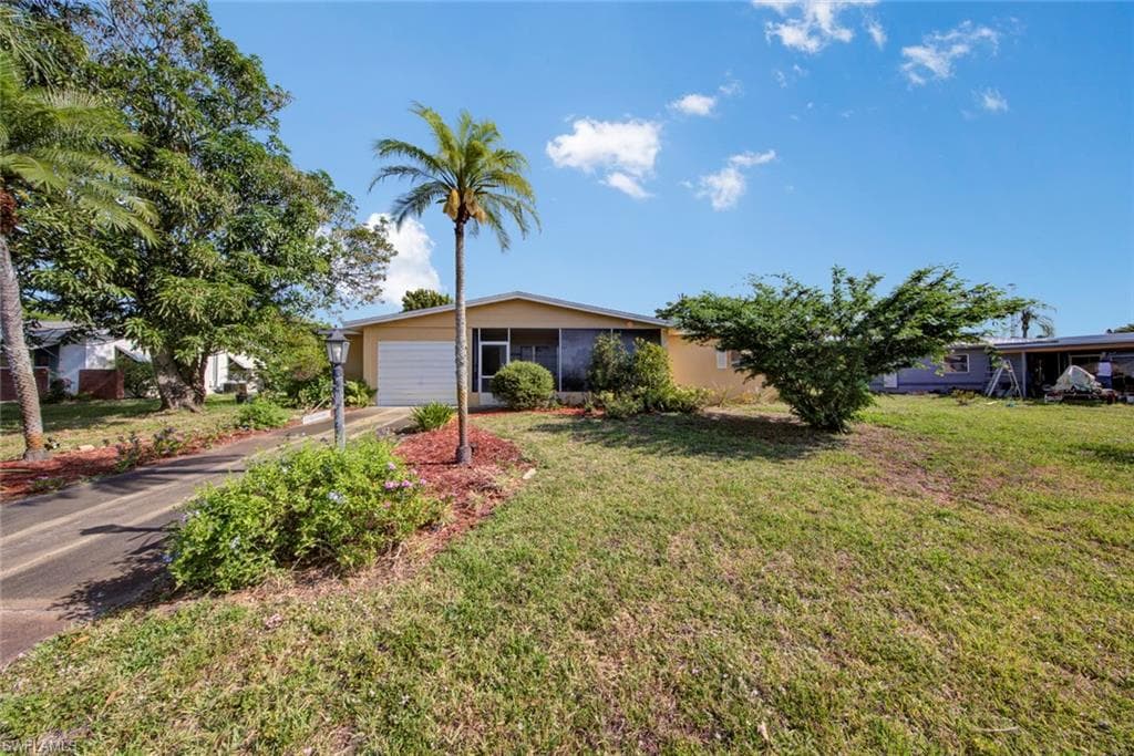1542 Lindale CIR LEHIGH ACRES, FL 33936