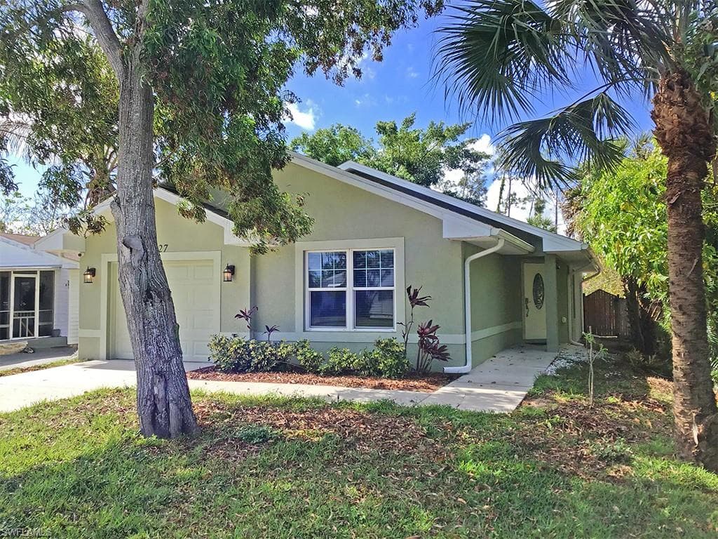 327 Benson ST NAPLES, FL 34113