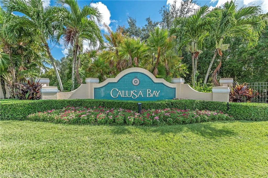 6829 Satinleaf RD S 101 NAPLES, FL 34109