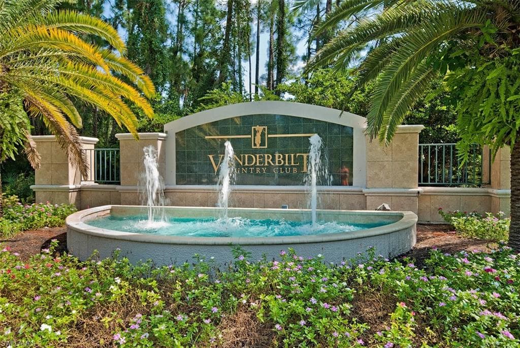8241 Parkstone PL 5-203 NAPLES, FL 34120
