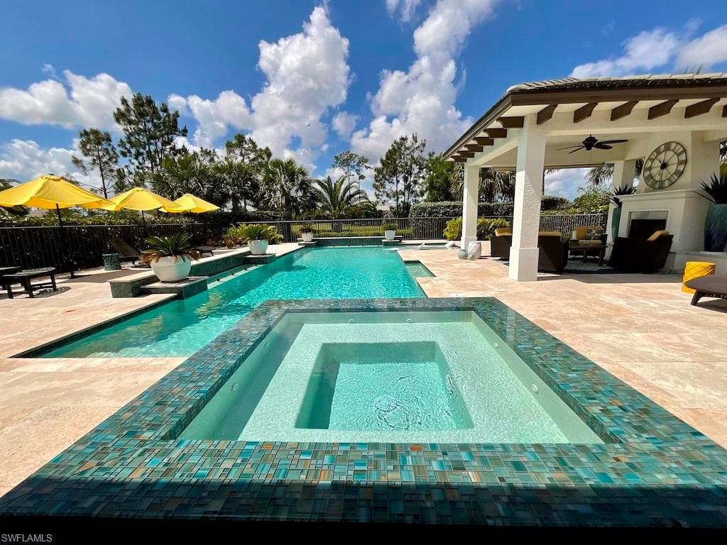 2338 Somerset PL NAPLES, FL 34120