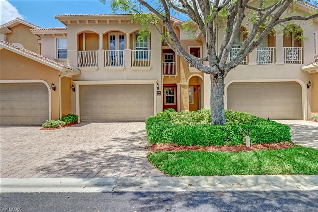 21548 Taft CT 102 ESTERO, FL 33928