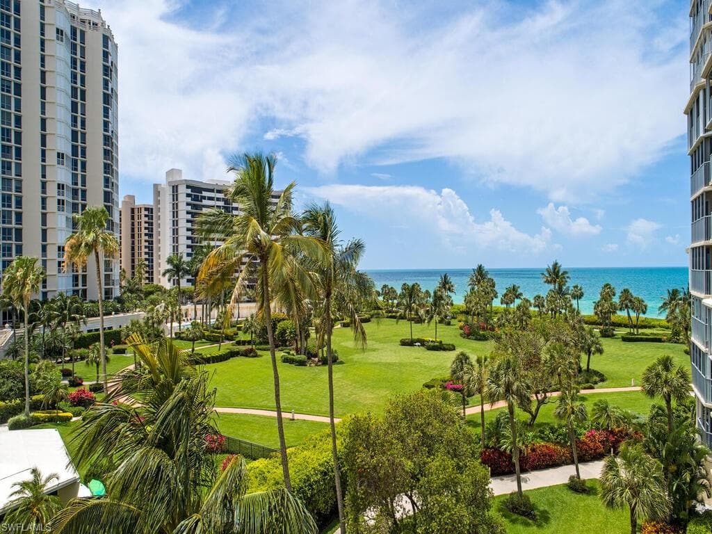 4041 Gulf Shore BLVD N 406 NAPLES, FL 34103