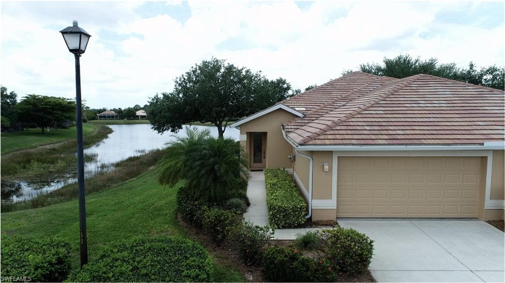 4820 Fairloop RUN LEHIGH ACRES, FL 33973