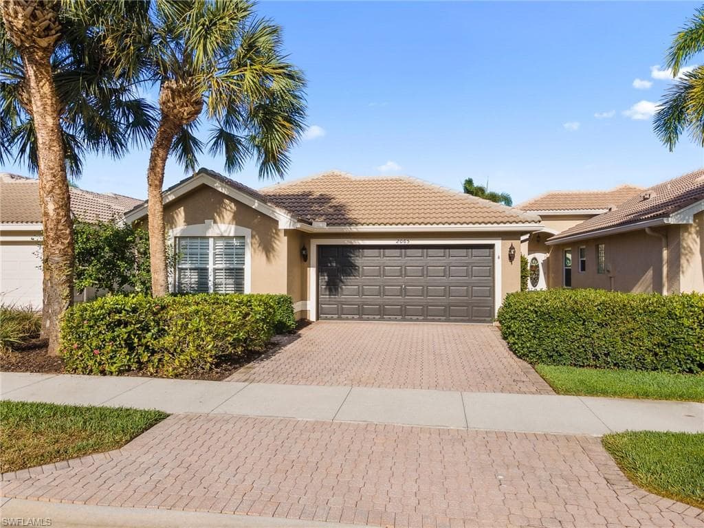 2065 Painted Palm DR NAPLES, FL 34119