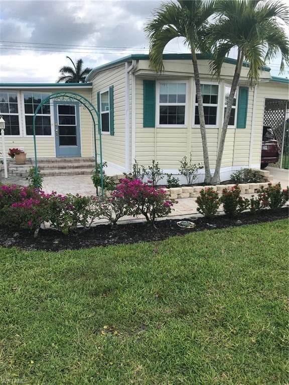 13 Le Mans DR NAPLES, FL 34112