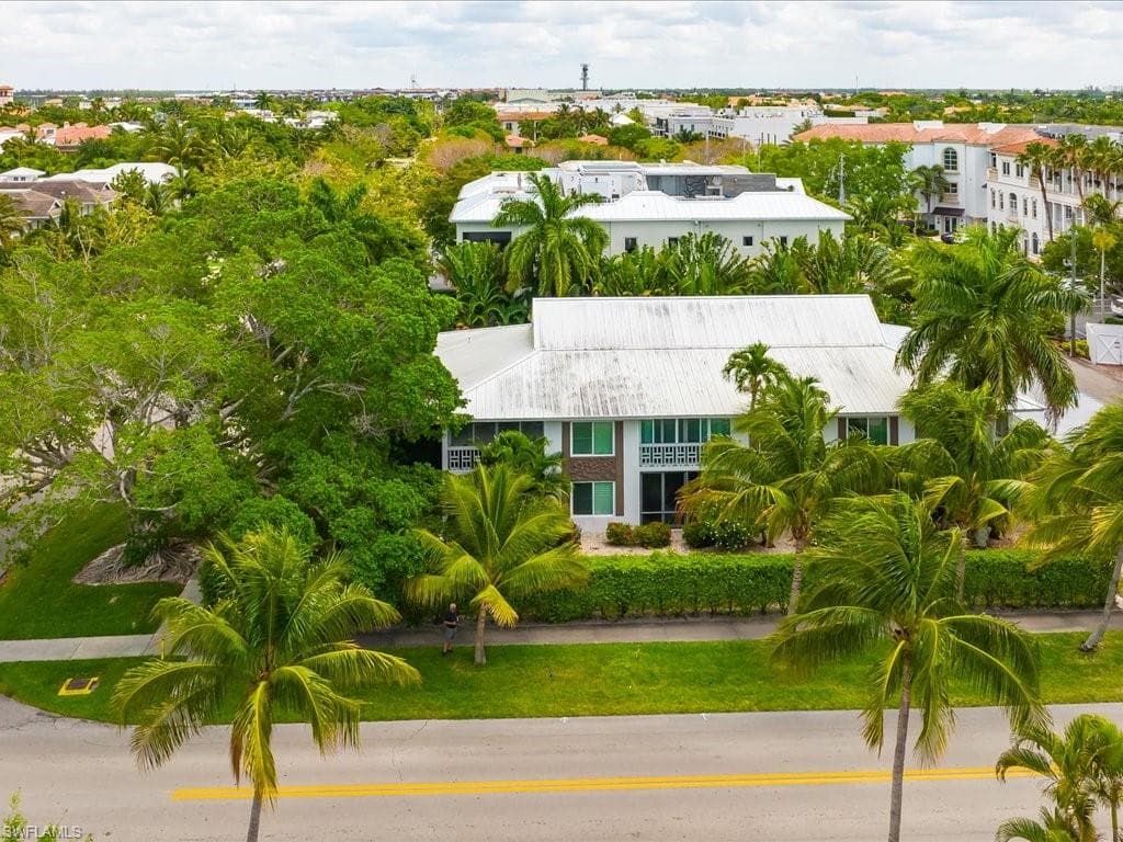 413 3rd ST S 413 NAPLES, FL 34102