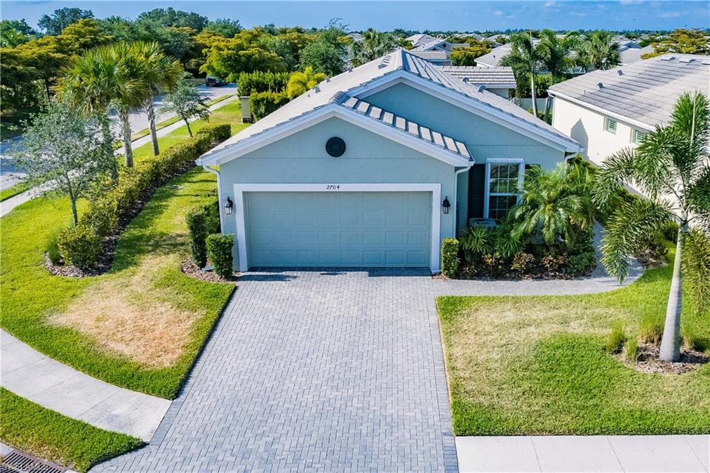 2704 Vareo CT CAPE CORAL, FL 33991