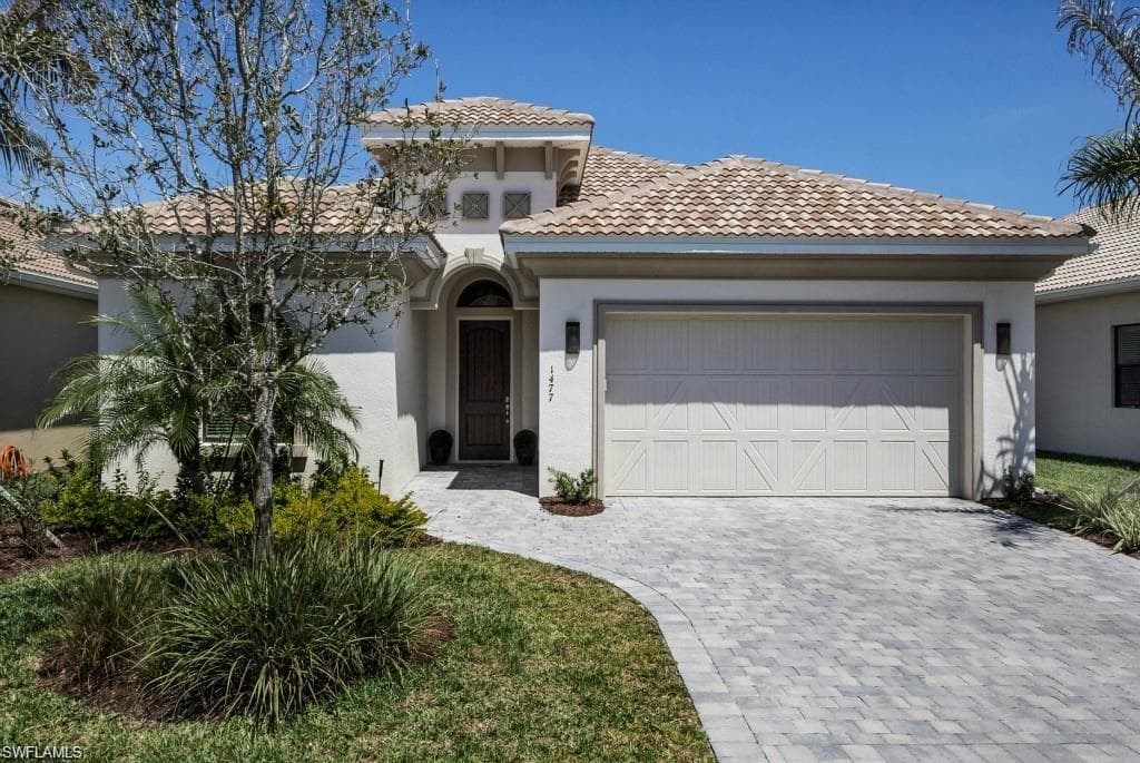 1477 SERRANO CIR NAPLES, FL 34105