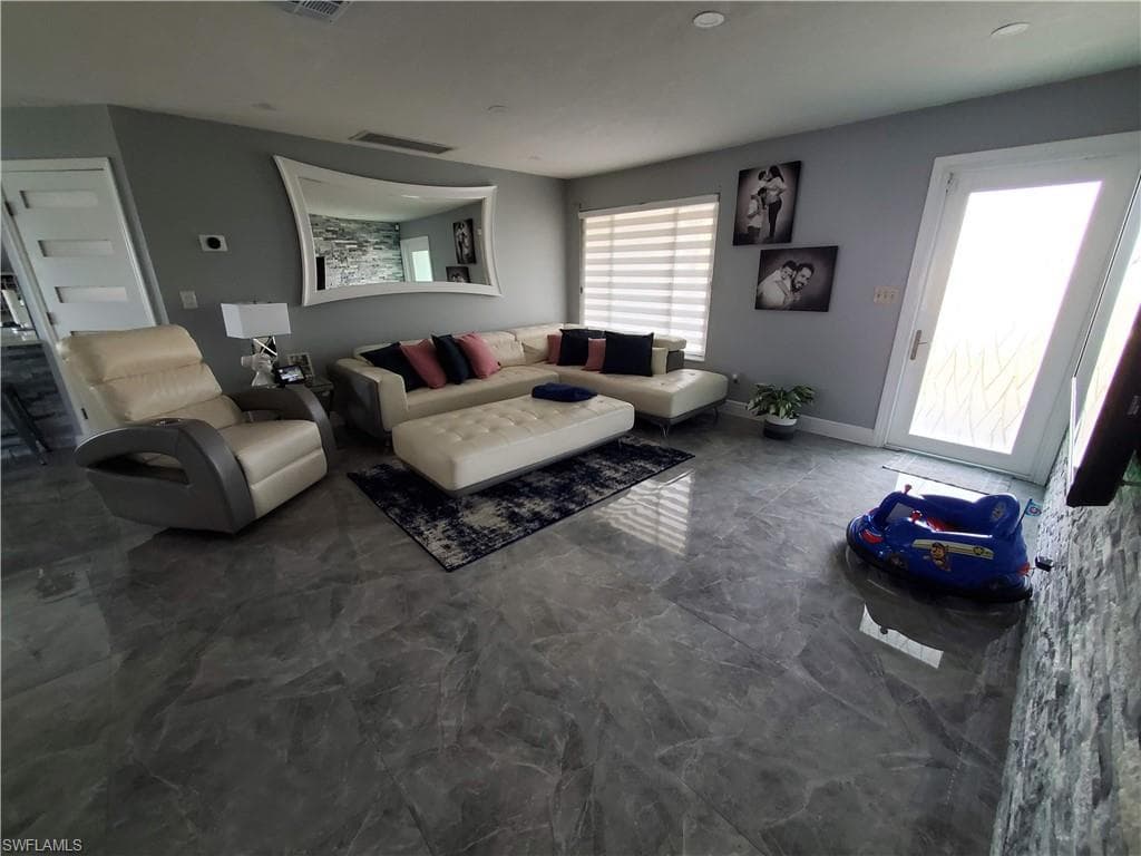 112 Airview AVE LEHIGH ACRES, FL 33936