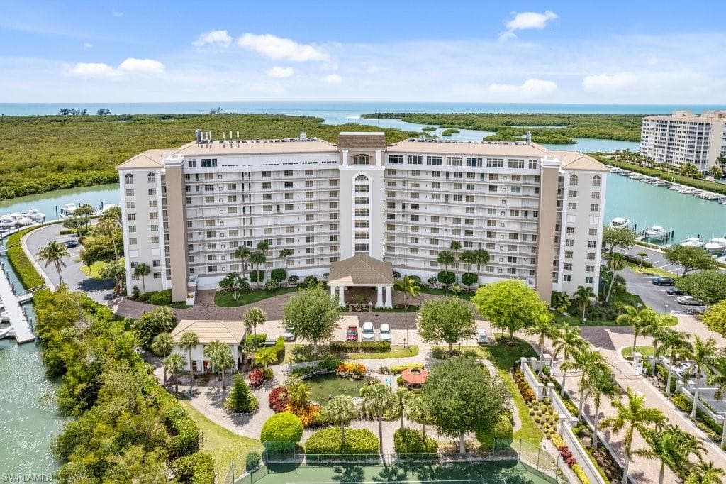 13105 Vanderbilt DR 405 NAPLES, FL 34110