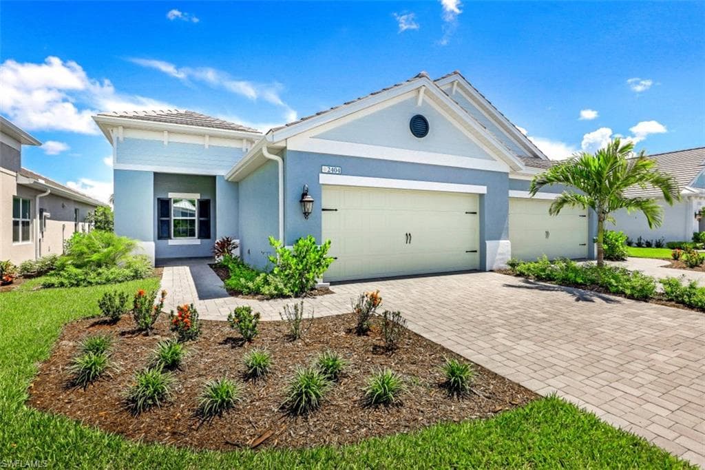 2404 Ariane DR NAPLES, FL 34112