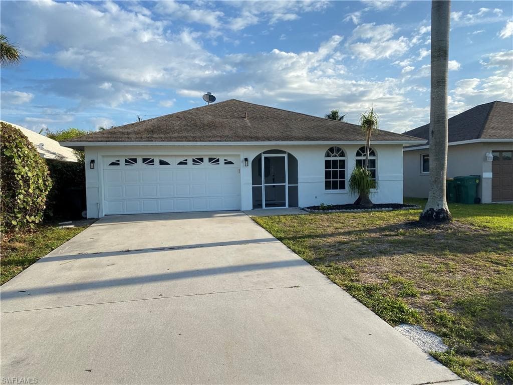 761 93rd AVE N NAPLES, FL 34108