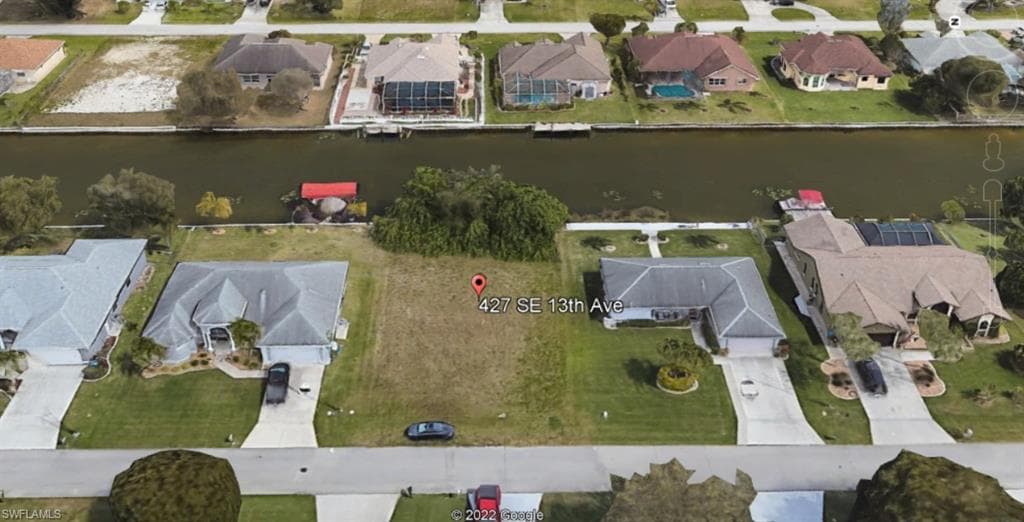 427 SE 13th AVE CAPE CORAL, FL 33990
