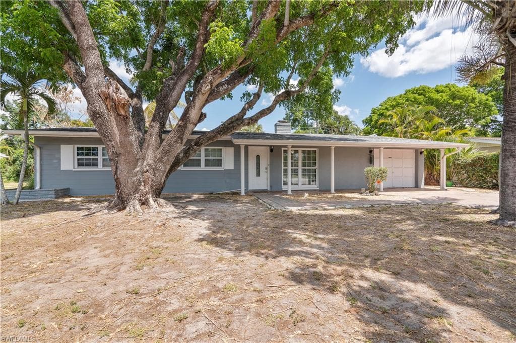 1419 Davis DR FORT MYERS, FL 33919