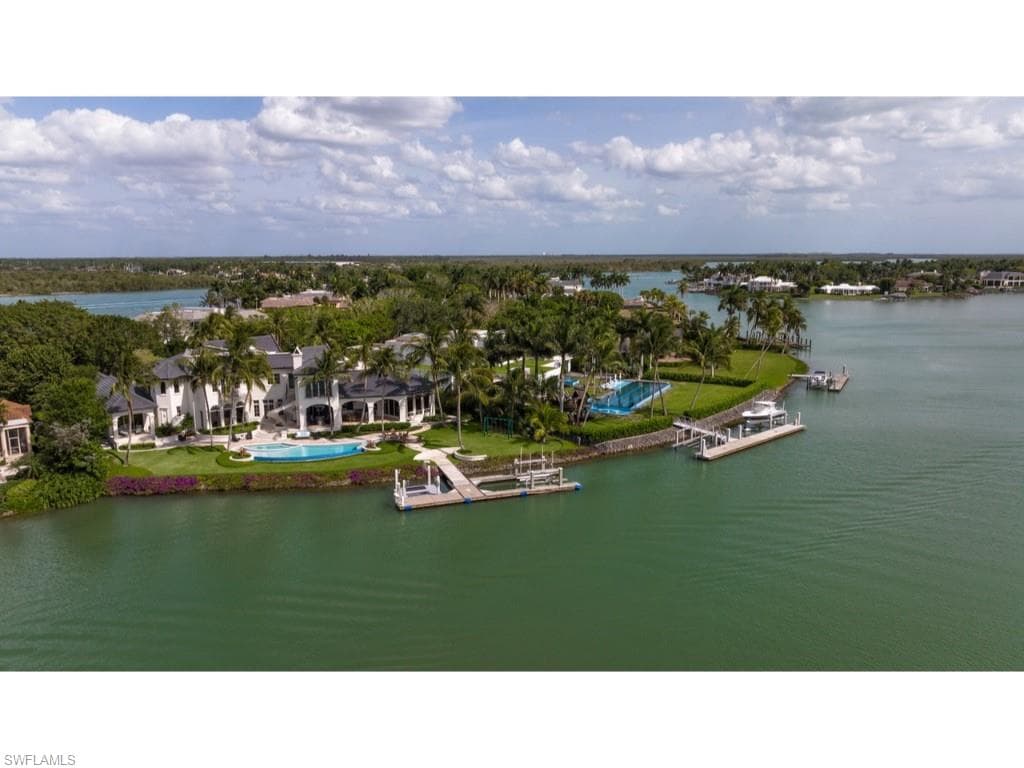 1700 Galleon DR NAPLES, FL 34102
