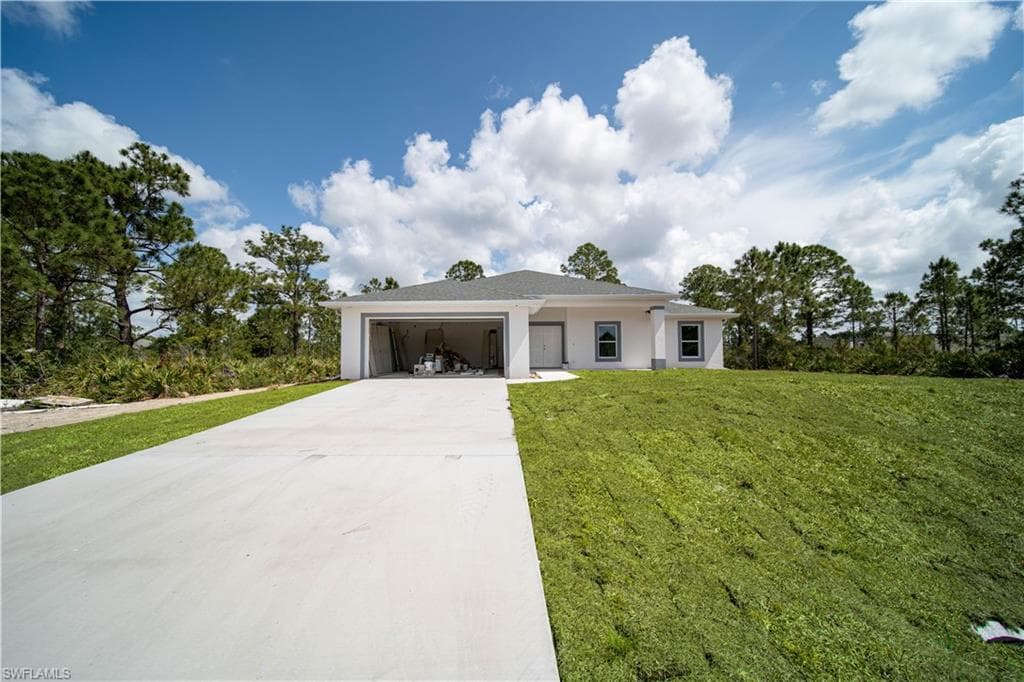 3206 40th ST W LEHIGH ACRES, FL 33971