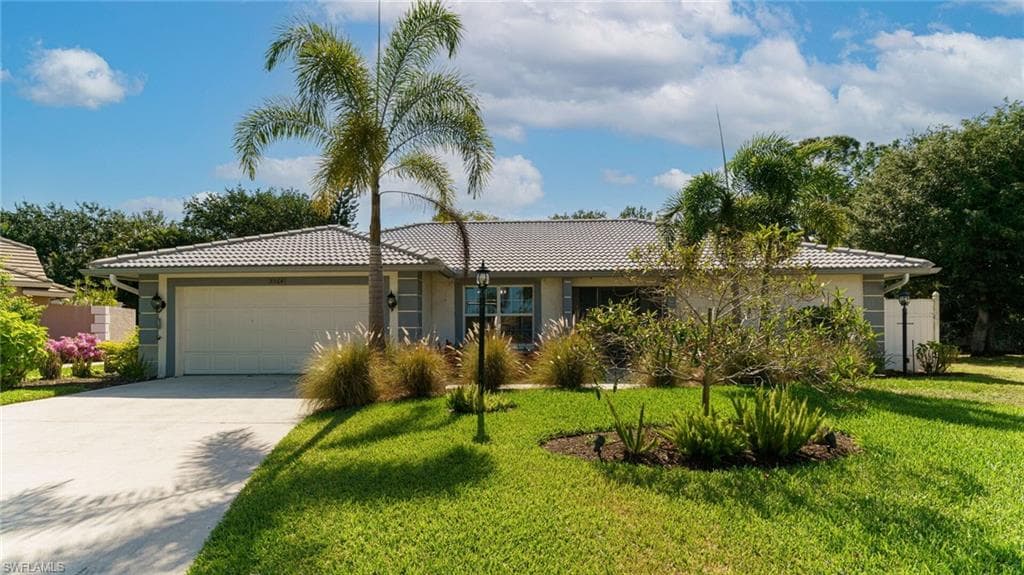 5564 Foxhunt WAY NAPLES, FL 34104