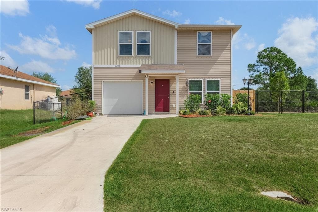 3202 37th ST W LEHIGH ACRES, FL 33971