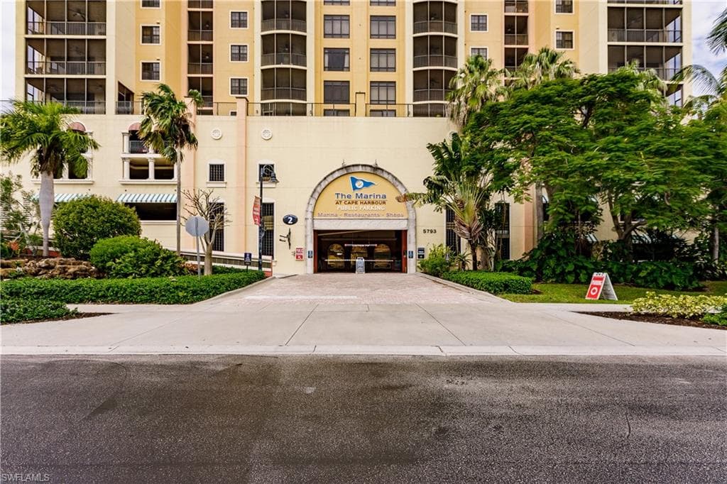 5793 Cape Harbour DR 815 CAPE CORAL, FL 33914