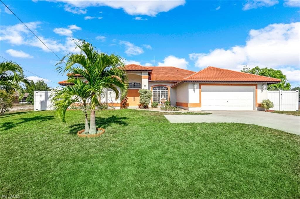 1425 Country Club BLVD CAPE CORAL, FL 33990
