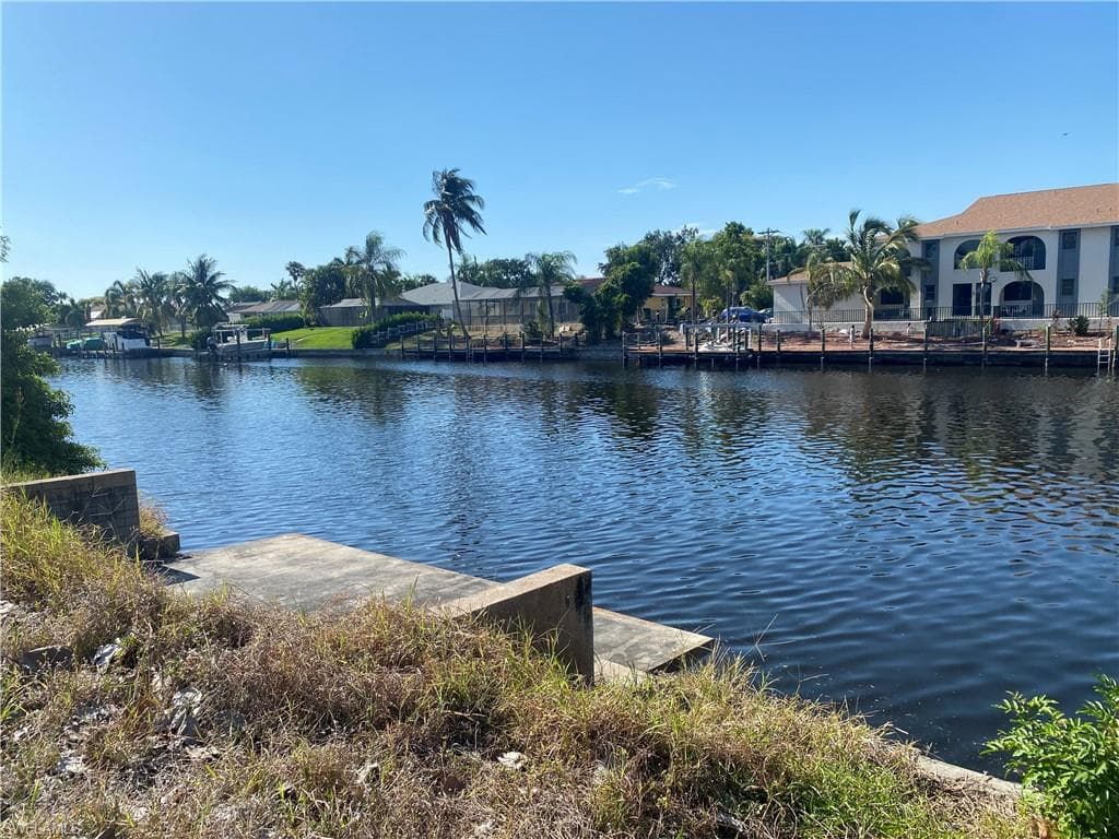 1523 SE 36th TER CAPE CORAL, FL 33904