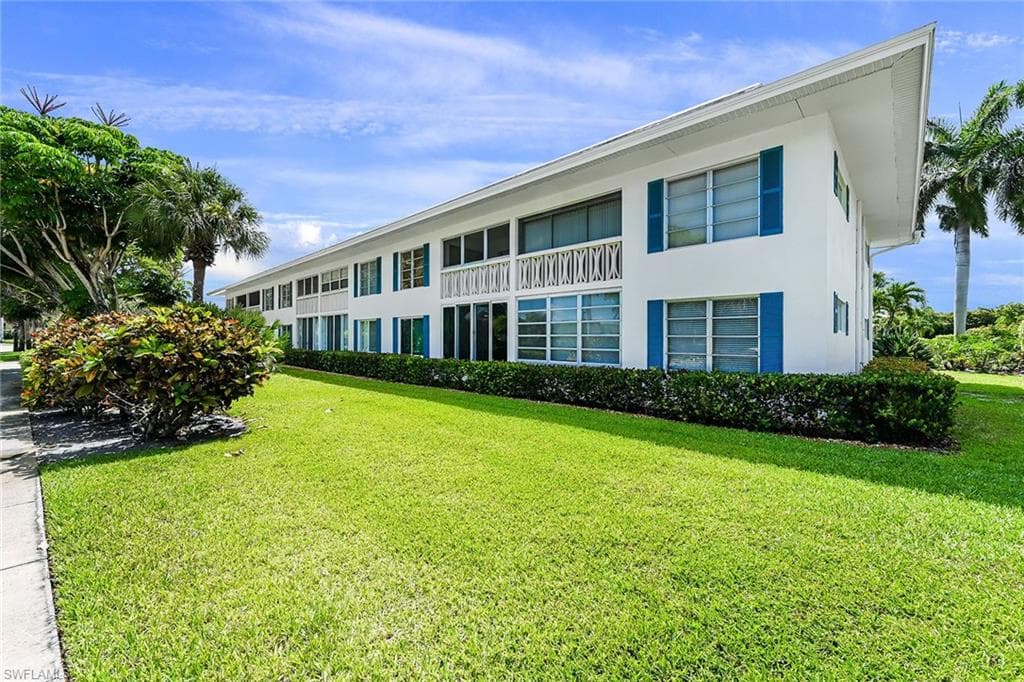 750 Mooring Line DR 106 NAPLES, FL 34102