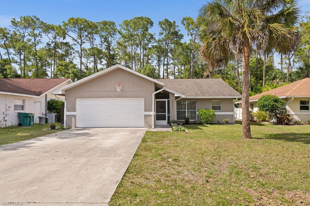 6023 Hollow DR NAPLES, FL 34112