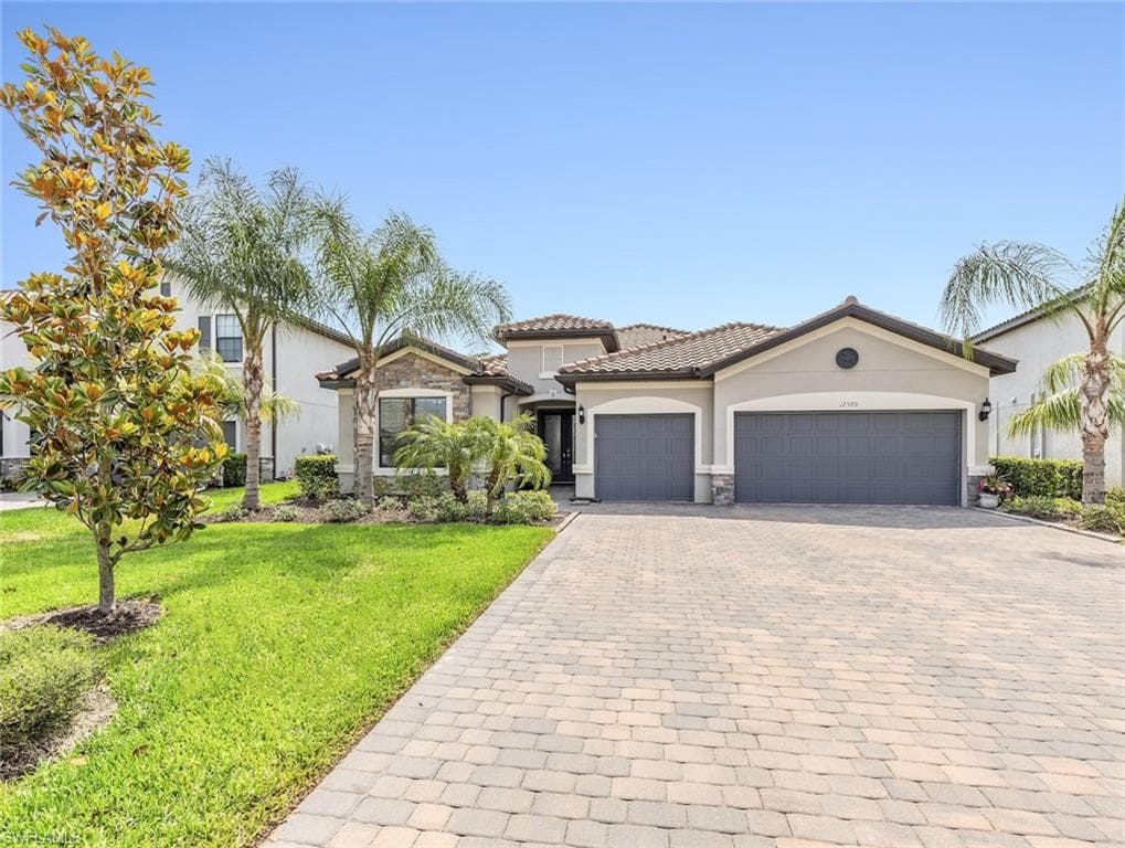 17570 Elkgrove LN ESTERO, FL 33928