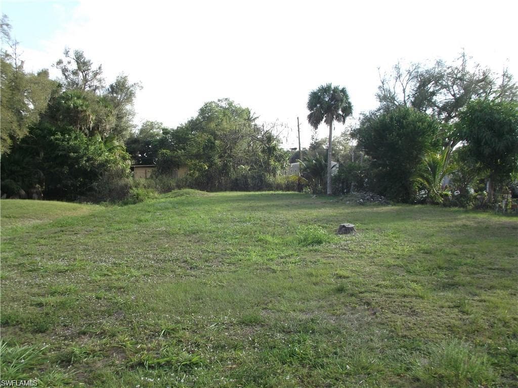 11075 Wagon TRL BONITA SPRINGS, FL 34135