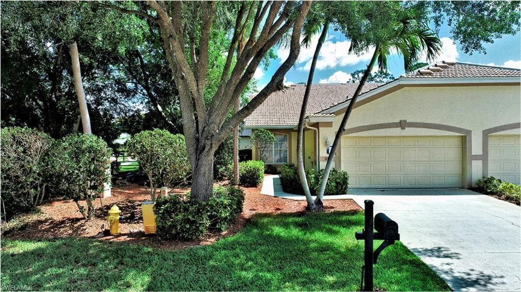2201 Carnaby CT LEHIGH ACRES, FL 33973