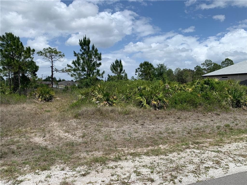 1537 Meadow RD LEHIGH ACRES, FL 33976