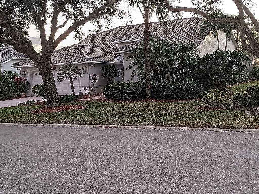 7809 Naples Heritage DR NAPLES, FL 34112