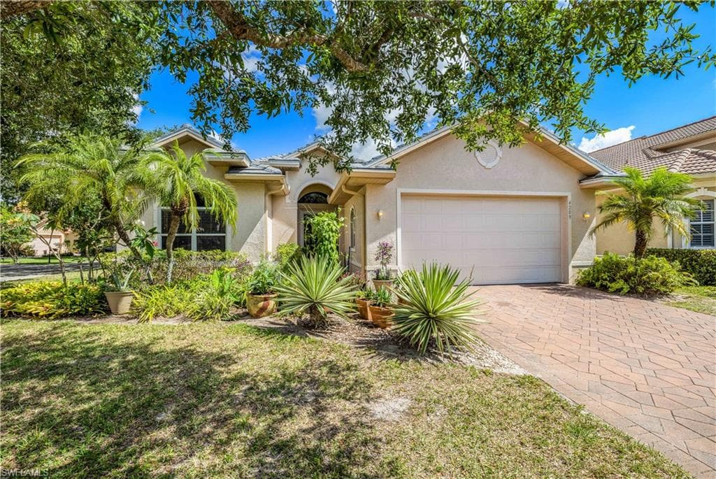 4209 Hampton LN NAPLES, FL 34119