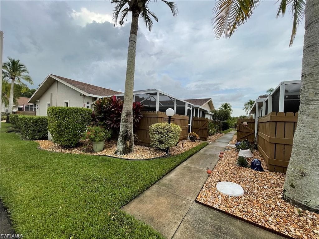 15630 Crystal Lake DR 102 NORTH FORT MYERS, FL 33917
