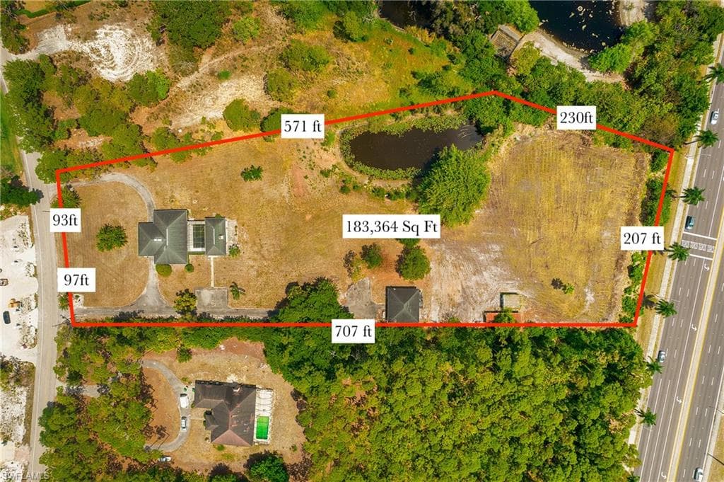 112 East AVE NAPLES, FL 34108