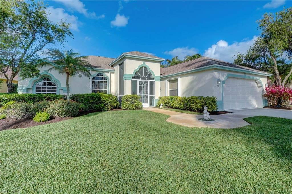 945 Marble DR NAPLES, FL 34104