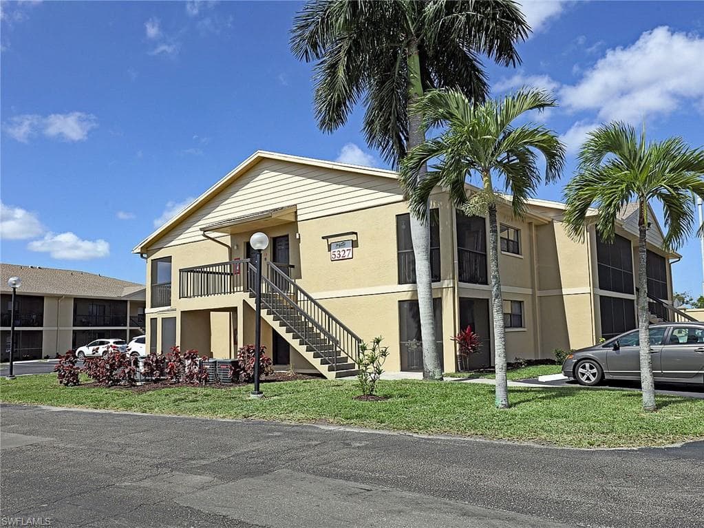 5327 Summerlin RD 2712 FORT MYERS, FL 33919